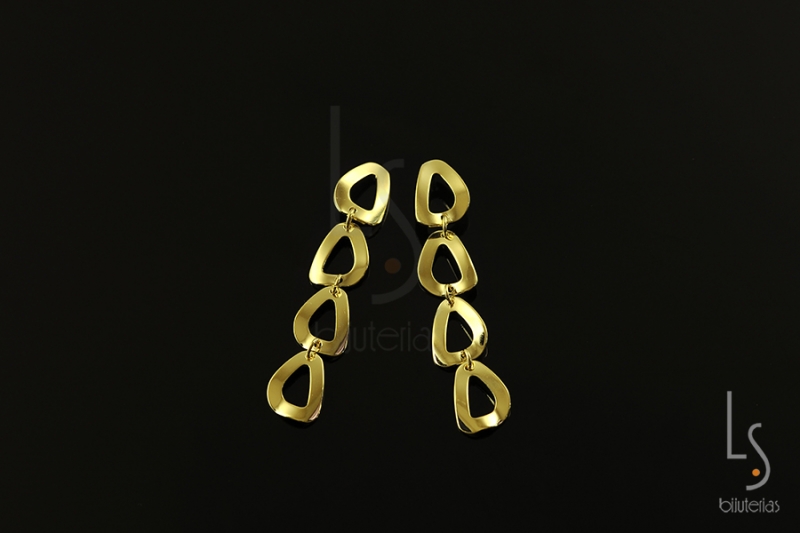 BR008055	BRINCO 4 PEÇAS TRIANGULARES ABAULADAS
