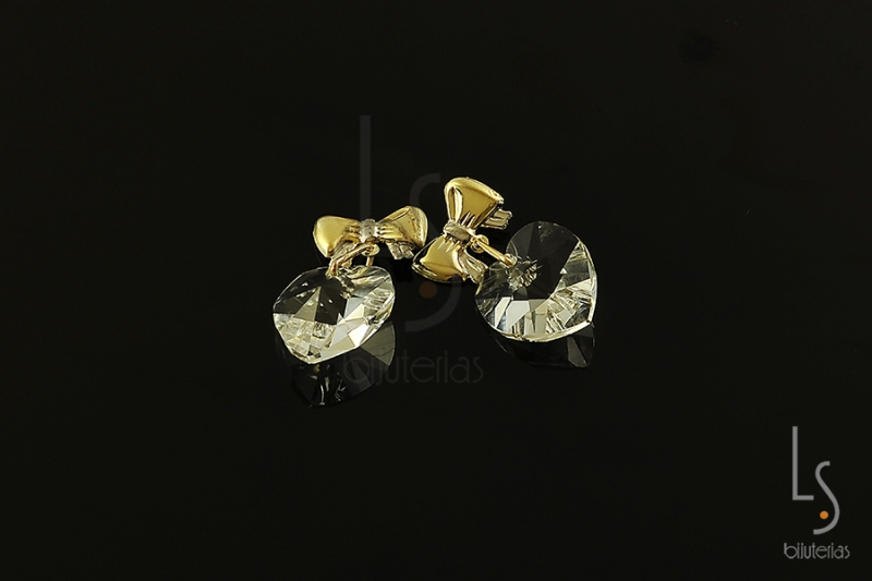 BR008255	BRINCO DE LAÇO C/ CORAÇÃO CRISTAL