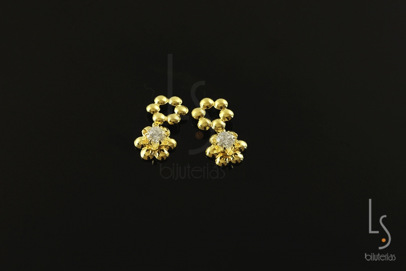 BR008299	BRINCO FLOR C/ 6 BOLINHAS E ZIRCÔNIA 6MM